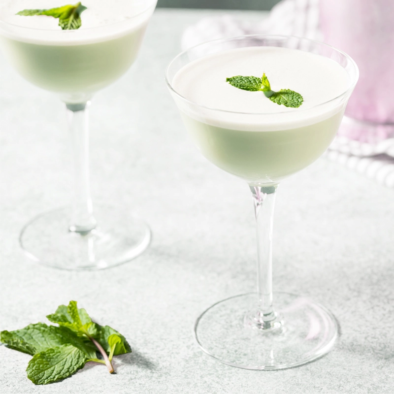 Deux cocktail de Martini pistache